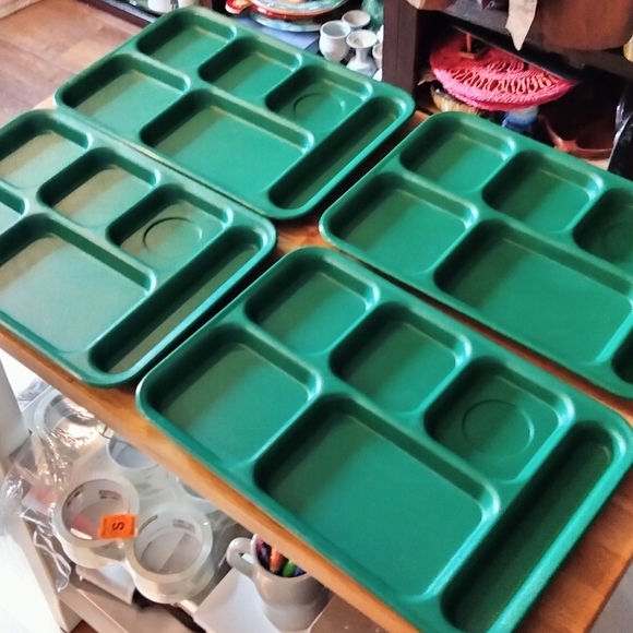 Set of 4 vintage USA lunch trays dark green